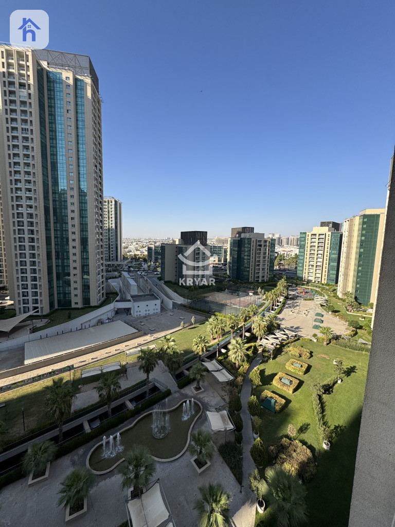 Elegant Apartment with Spacious Layout Resim 2