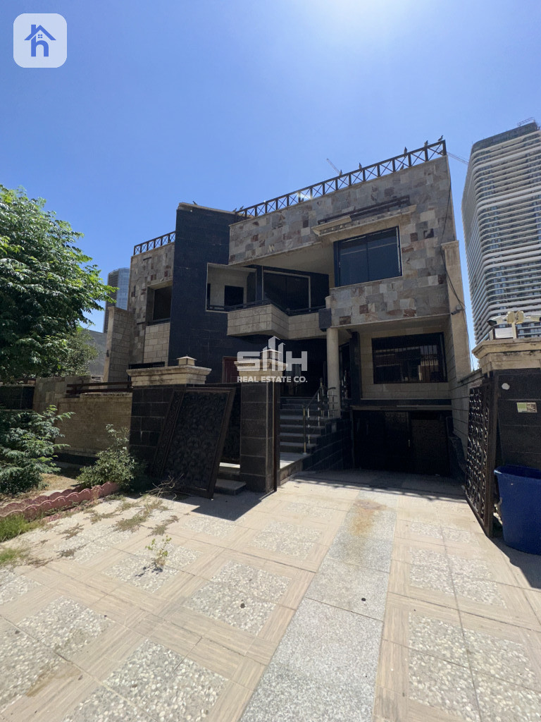 Spacious Villa in Dream City