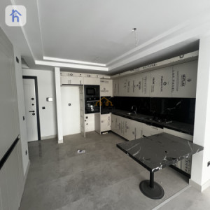 Modern One Bedroom Apartment image 4