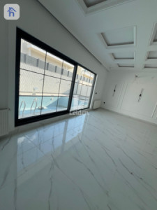 Luxurious House with Swimming Pool for Sale Image 5