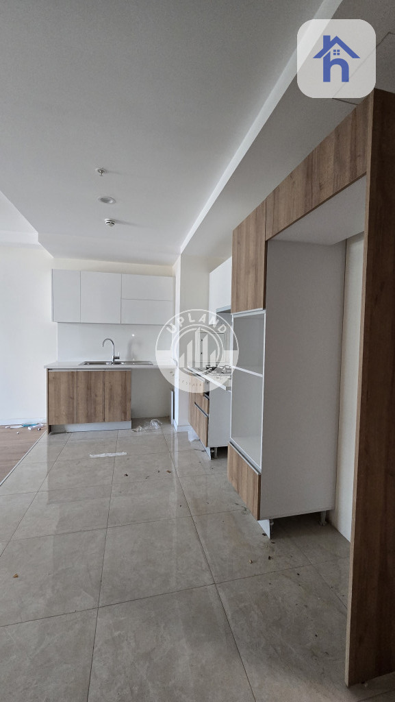 شقة أنيقة مع صالة واسعة صورة 2