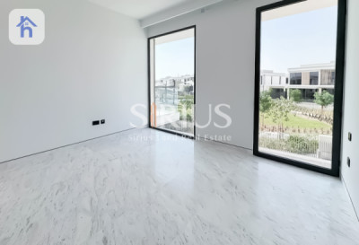 Luxurious Villa with 6 Bedrooms Image 6
