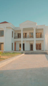Luxury House image 1