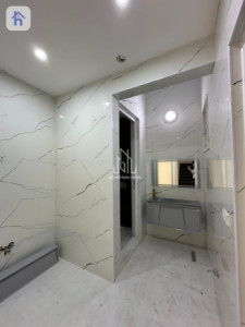 Spacious house with 5 bedrooms image 11