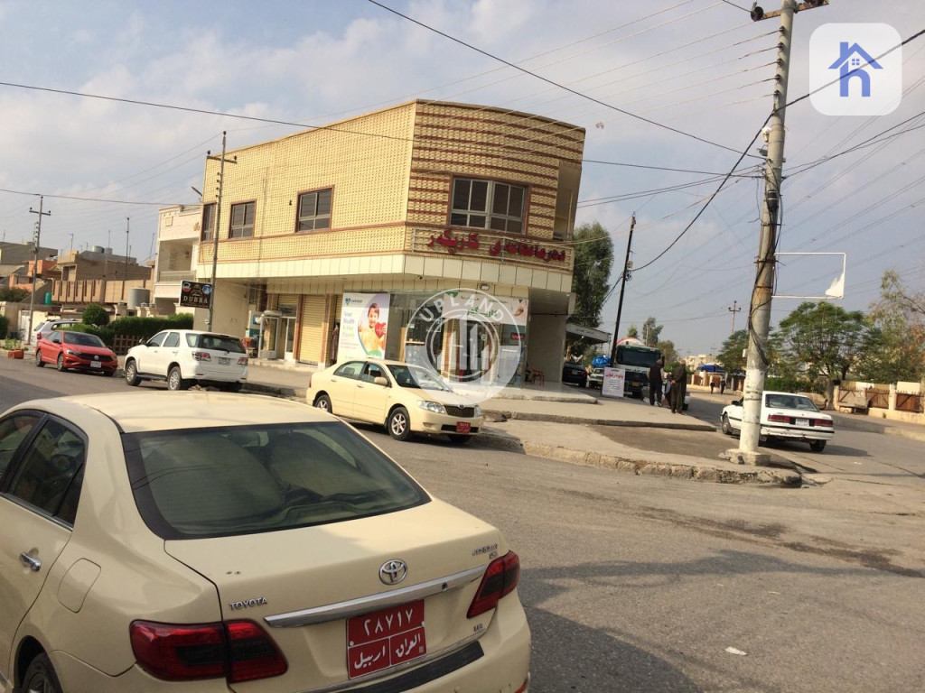 Commercial Building (with Monthly Income)
