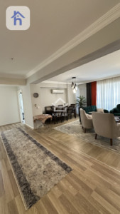 Cozy 4th Floor Apartment image 2