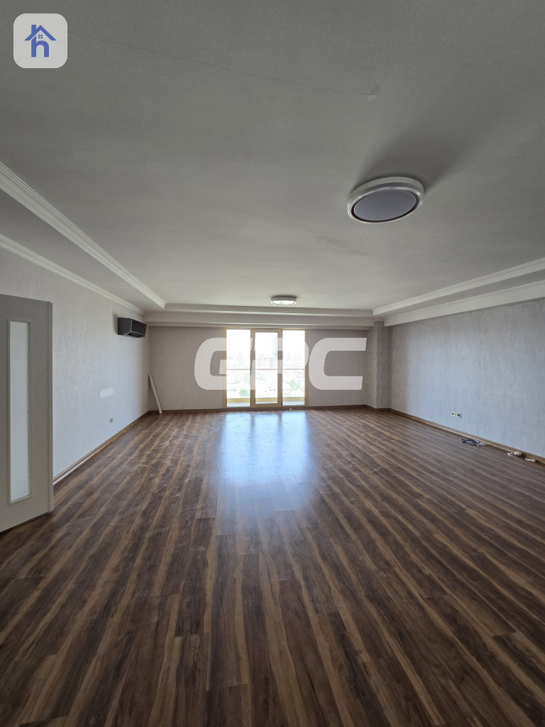 Luxurious Four Bedroom Apartment
