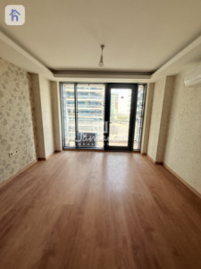 Modern Studio Apartment in Prime Location Image 3