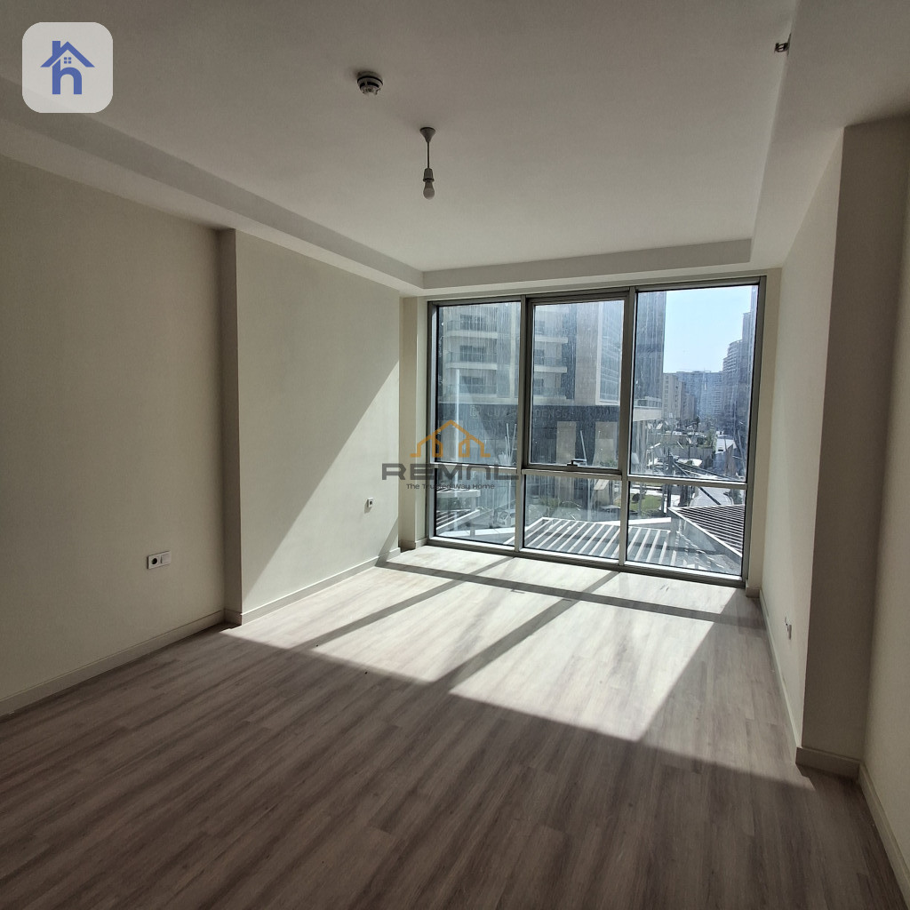Modern Apartment in Empire Square Resim 2