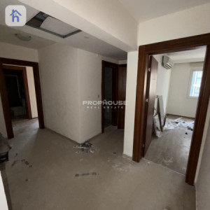 Spacious apartment with 3 bedrooms image 9