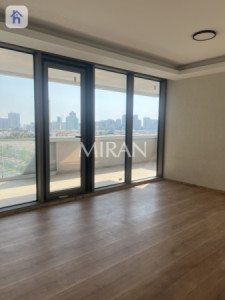 Spacious Apartment with Stunning Views Resim 5