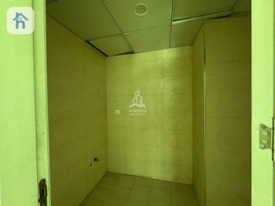 Modern 3-Bedroom Apartment image 10