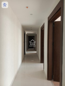 Spacious 4-bedroom apartment in Sky Towers Image 17