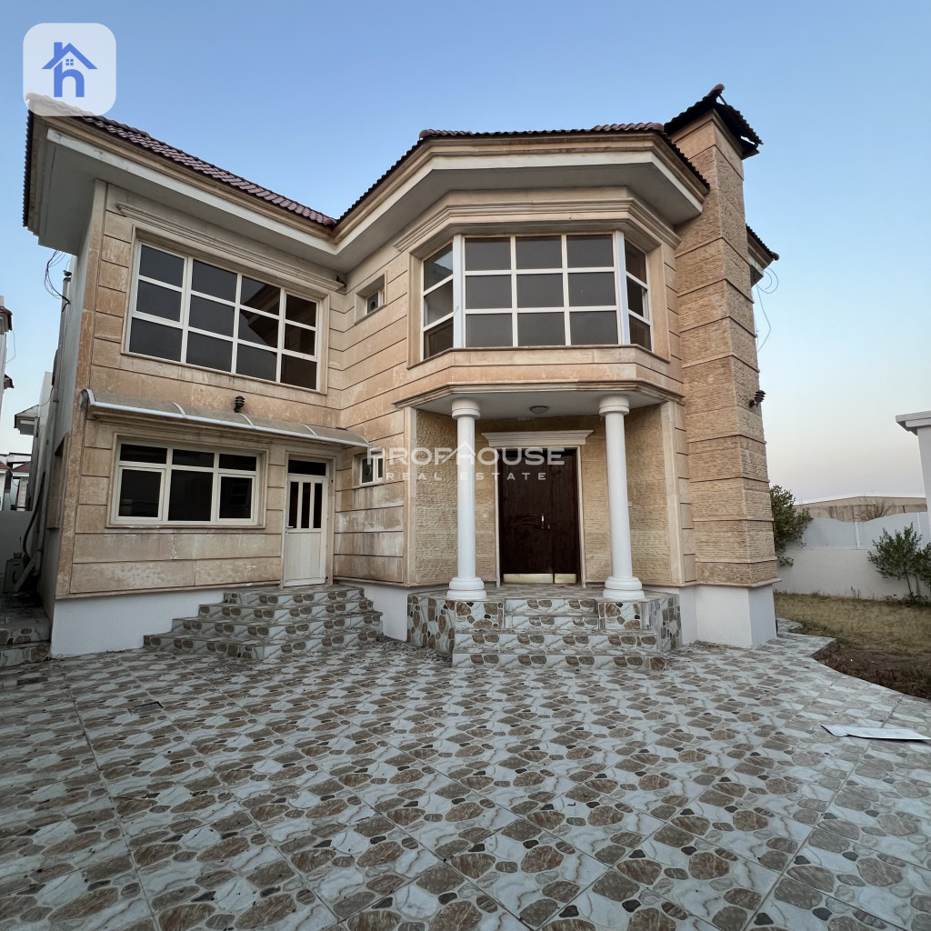 Spacious Villa in Empire Royal with 5 Bedrooms Resim 2