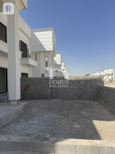 House with 4 Bedrooms in Aram City 2 Image 3