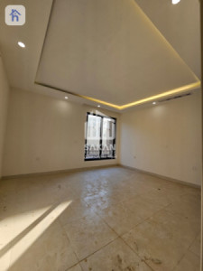 Modern house with 4 bedrooms image 13