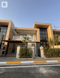 Luxury House image 1