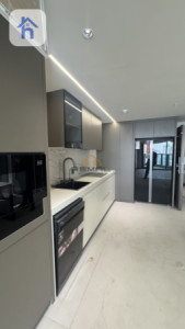 Stylish 1-Bedroom Apartment in Prime Location image 3
