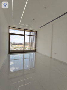 Spacious Apartment in Empire Pearl Towers image 8