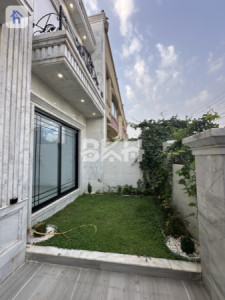 House Opposite Garden image 3