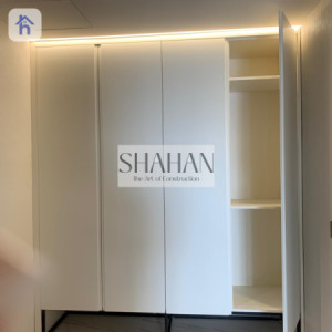 شوقەیەکی لوکس لە تاوەرێکی بەرزدا کە دیمەنێکی نایابی هەیە وێنە 7