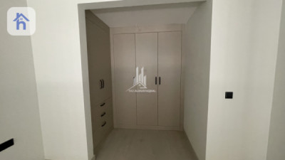 Studio Apartment For Sale Image 3