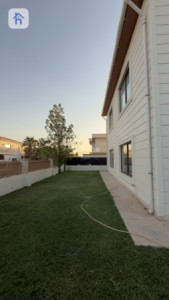 Spacious Family Home in American Village Resim 4