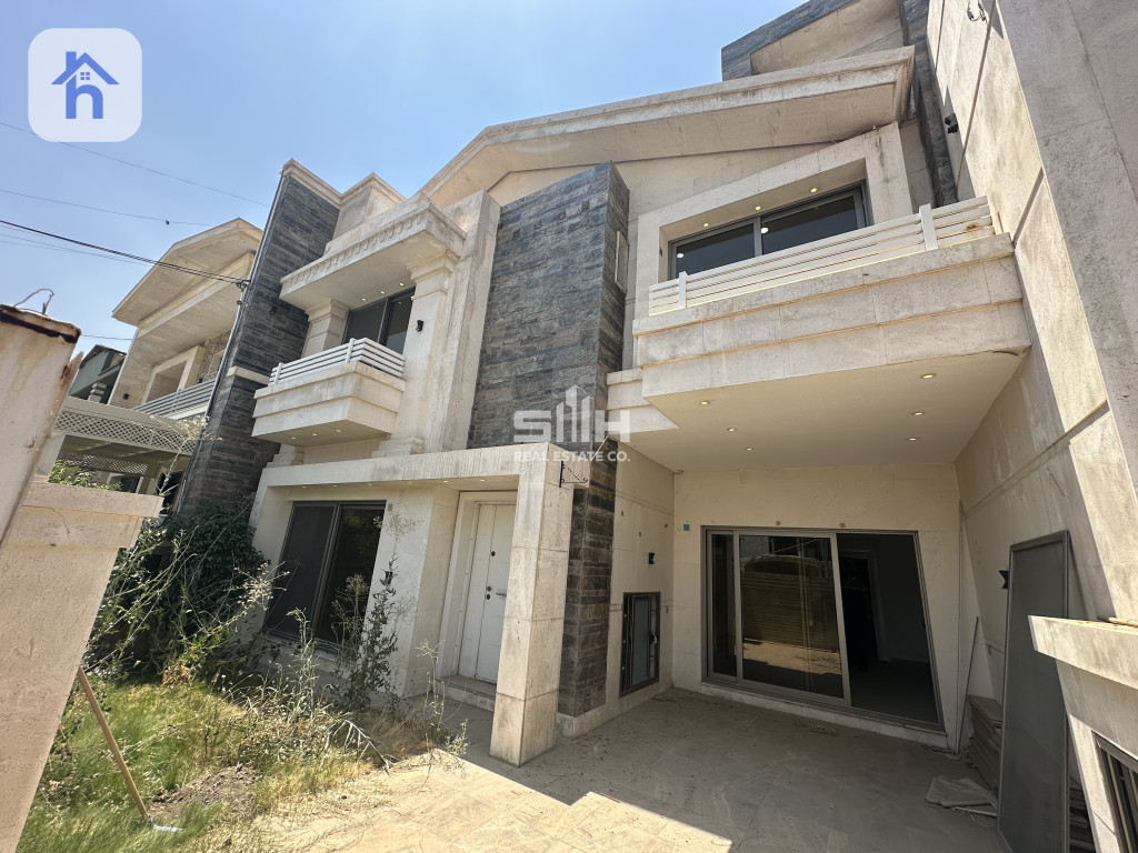 Spacious House with 4 Bedrooms