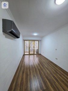 Spacious Apartment in Roya Tower image 6