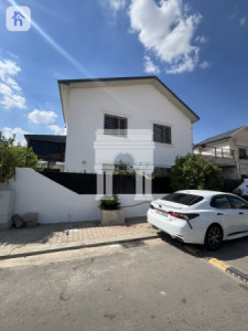 Luxury House image 2