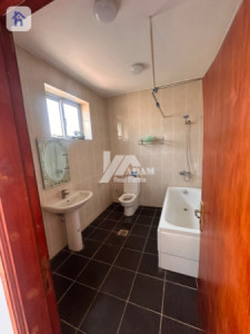 Spacious Family Home in English Village Resim 6