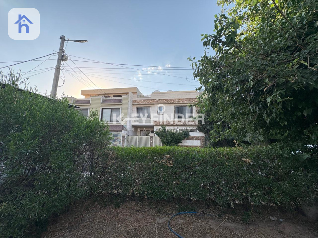 House Opposite Garden — 5