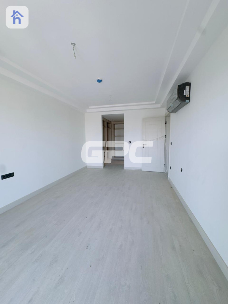 Spacious 3 Bedroom Apartment in Rami Towers Resim 2
