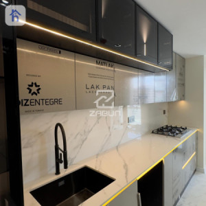 Elegant Apartment on the 9th Floor Image 4
