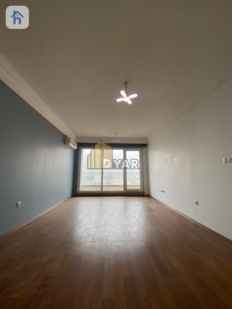 Spacious Apartment with 3 Bedrooms Image 2