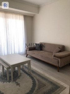 Cozy Studio Apartment in Prime Location Image 4