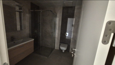 Modern Apartment with 2 Bedrooms image 10