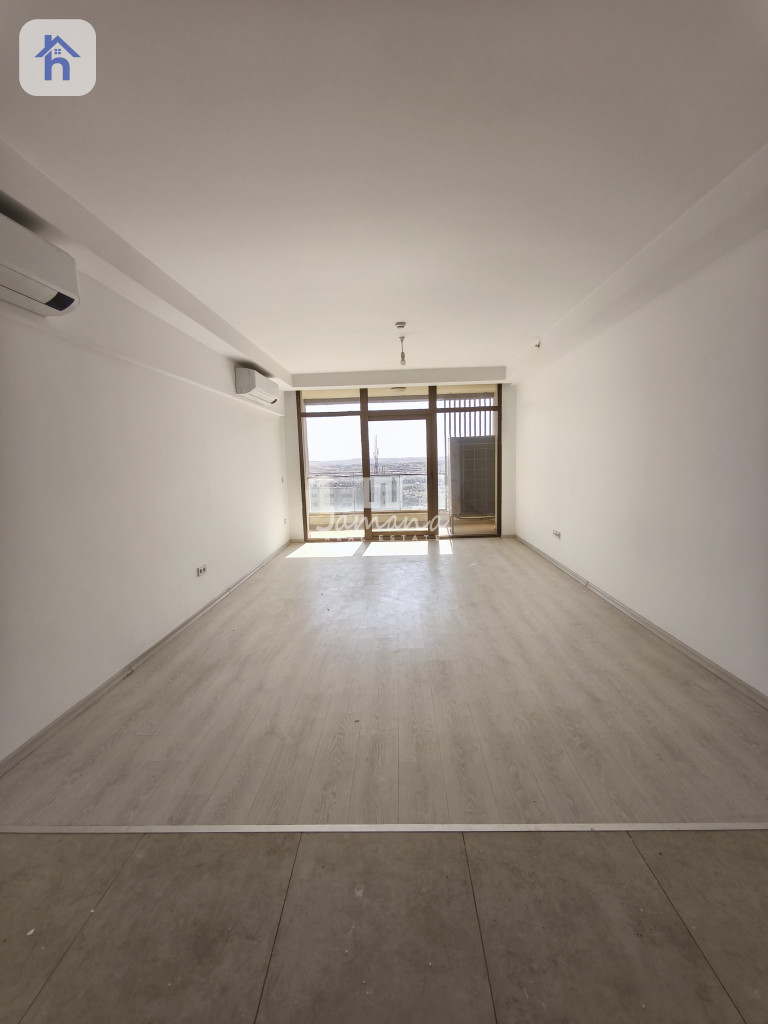 Studio apartment in Empire Pearl Towers