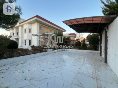 Luxurious Residence with Numerous Bedrooms Image 13