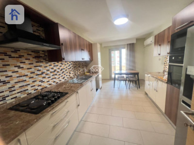 Furnished Apartment with 3 Bedrooms Resim 3