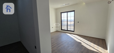 Spacious House in Mirage City Image 6