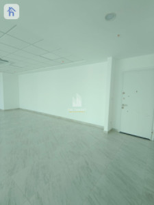 Spacious Office on the 16th Floor image 9