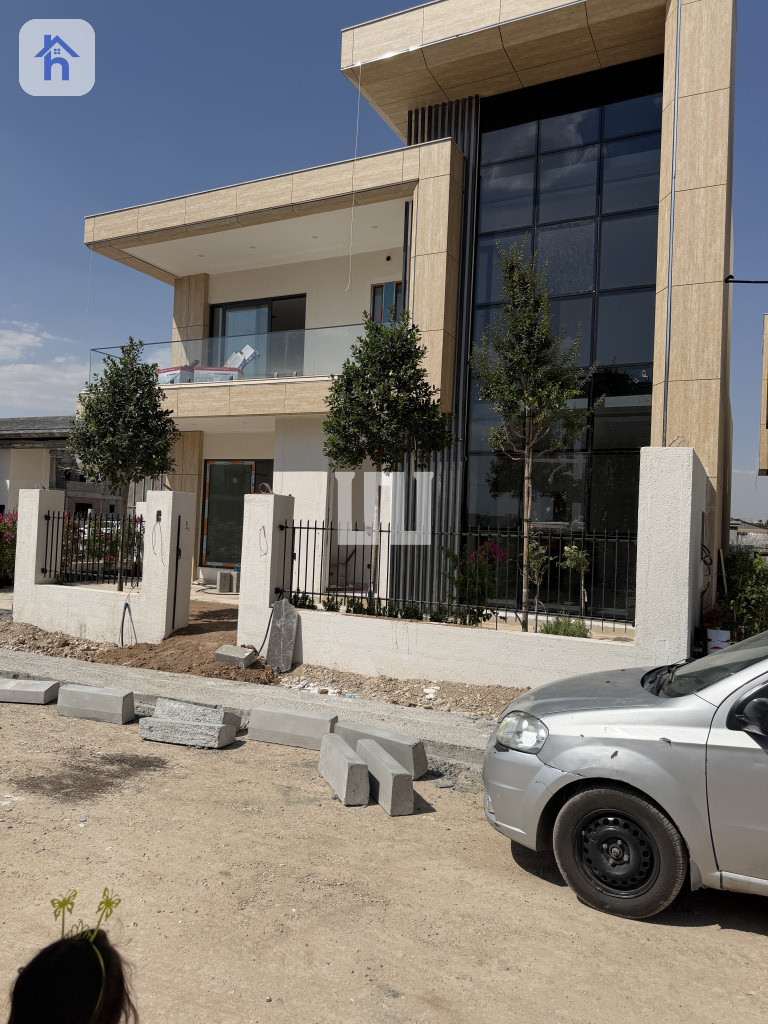 Modern 4 Bedroom Villa, Asco Village