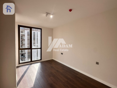 Luxurious 4-Bedroom Apartment on High Floor image 4
