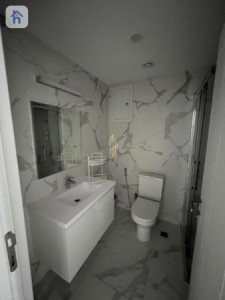 Studio Apartment image 5