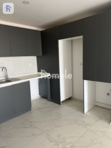 شوقەیەکی ڕووناک و یەک ژووری نوستن لە ئیمپایەر پیرڵ وێنە 4