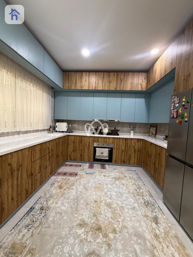 Spacious Home with 5 Bedrooms Resim 2