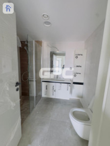 Spacious 3 Bedroom Apartment in Rami Towers image 10