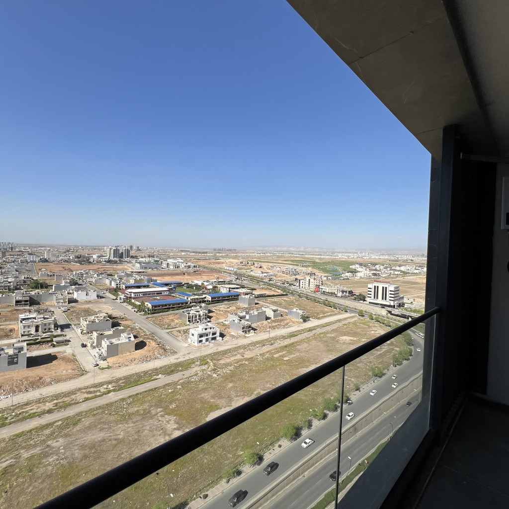 Bright Apartment with Stunning Views