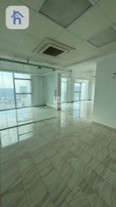 Office in Business Towers Image 6